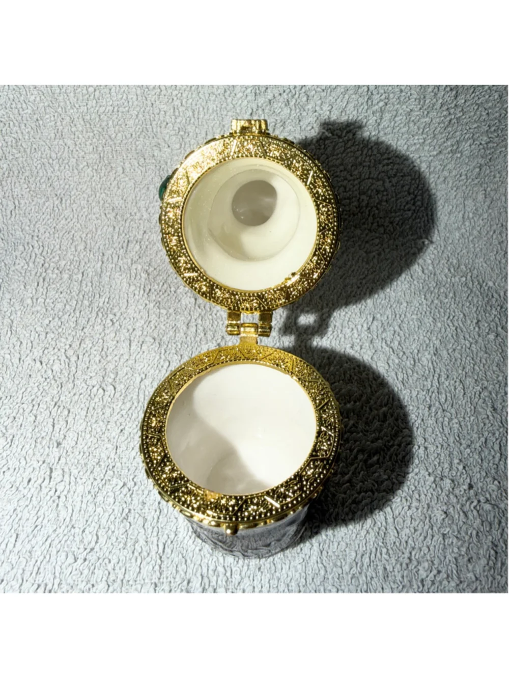 Vintage Small Hinged Trinket Box Christmas Winter Snowman Free Snow Porcelain